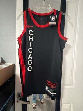 Nike NBA Chicago Bulls City Edition 'Madhouse on Madison' Swingman Jersey